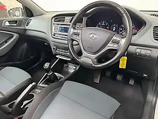 Used 2015 Hyundai I20 Premium Se Polar White - Interior and Exterior details 3