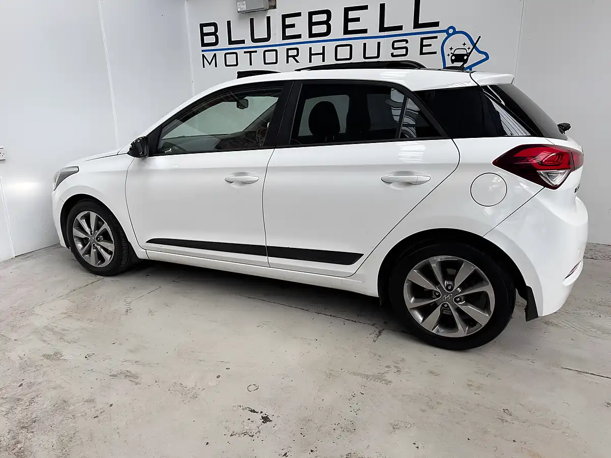 Used 2015 Hyundai I20 Premium Se Polar White - Interior and Exterior details 7