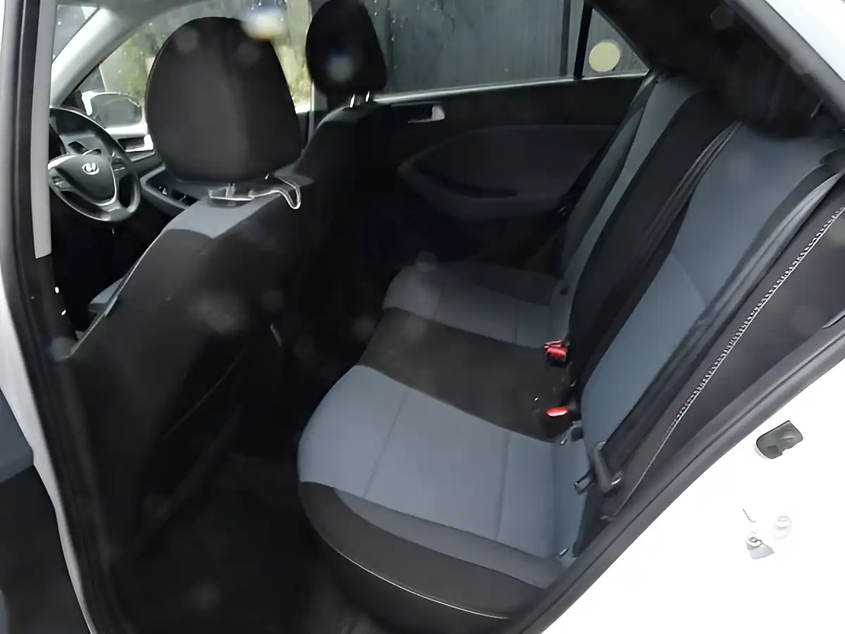 Used 2015 Hyundai I20 Premium Se White - Interior and Exterior details 12