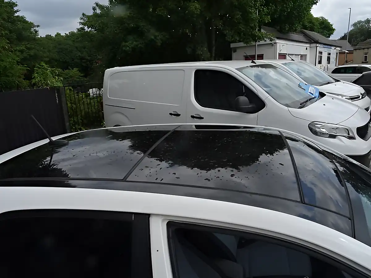 Used 2015 Hyundai I20 Premium Se White - Interior and Exterior details 15