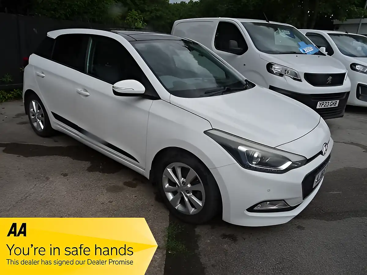 Used 2015 Hyundai I20 Premium Se White - Interior and Exterior details 3