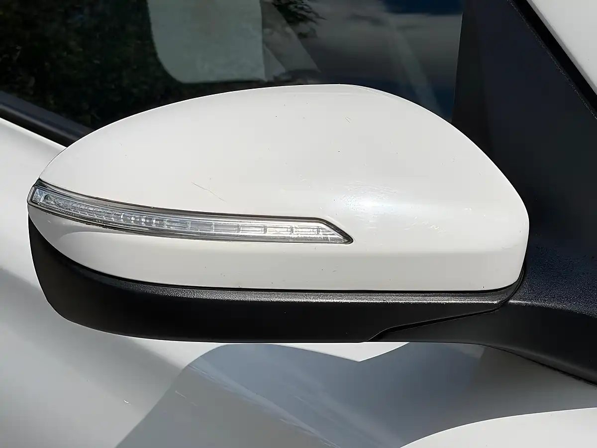 Used 2015 Hyundai I20 Premium Se White - Interior and Exterior details 13