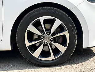 Used 2015 Hyundai I20 Premium Se White - Interior and Exterior details 5