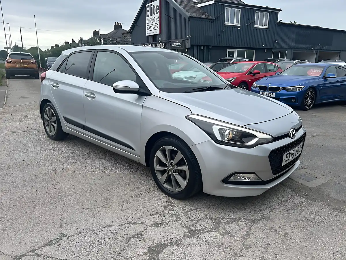 Used 2015 Hyundai I20 Premium Silver - Front View