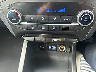 Used 2015 Hyundai I20 Premium Silver - Interior and Exterior details 10
