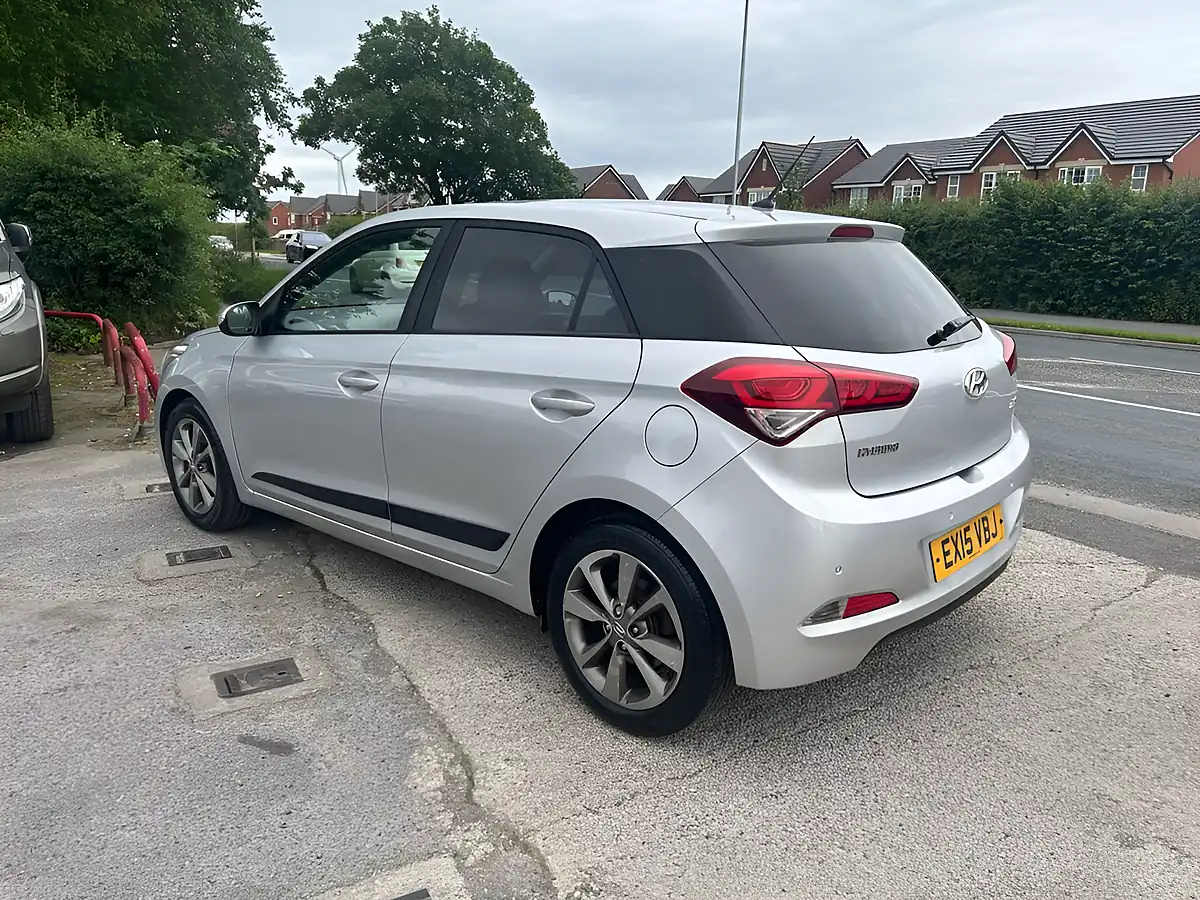 Used 2015 Hyundai I20 Premium Silver - Interior and Exterior details 2