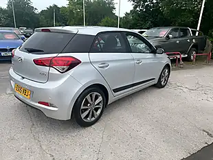 Used 2015 Hyundai I20 Premium Silver - Interior and Exterior details 3