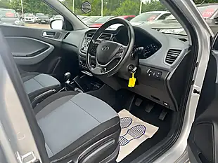 Used 2015 Hyundai I20 Premium Silver - Interior and Exterior details 4