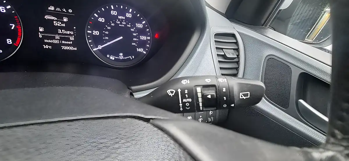 Used 2015 Hyundai I20 Premium Silver - Interior and Exterior details 11