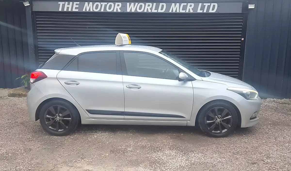 Used 2015 Hyundai I20 Premium Silver - Interior and Exterior details 3