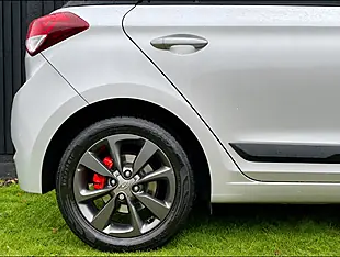 Used 2015 Hyundai i20 Premium Sleek Silver - Interior and Exterior details 10