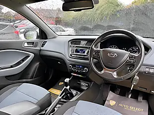 Used 2015 Hyundai i20 Premium Sleek Silver - Interior and Exterior details 12