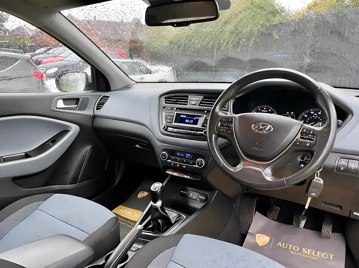 Used 2015 Hyundai i20 Premium Sleek Silver - Interior and Exterior details 12