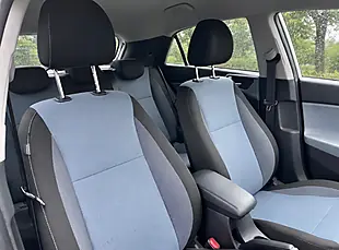 Used 2015 Hyundai i20 Premium Sleek Silver - Interior and Exterior details 15