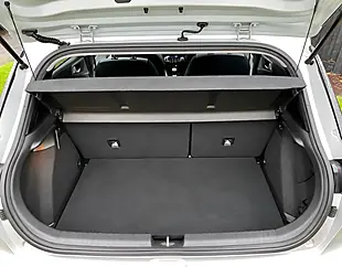 Used 2015 Hyundai i20 Premium Sleek Silver - Interior and Exterior details 20