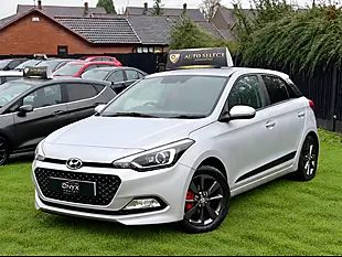 Used 2015 Hyundai i20 Premium Sleek Silver - Interior and Exterior details 4