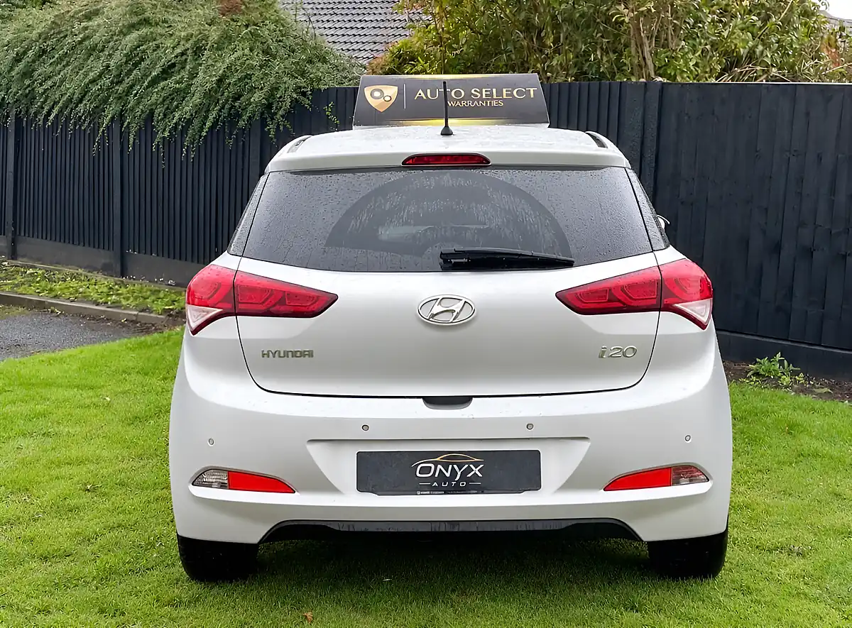 Used 2015 Hyundai i20 Premium Sleek Silver - Interior and Exterior details 6