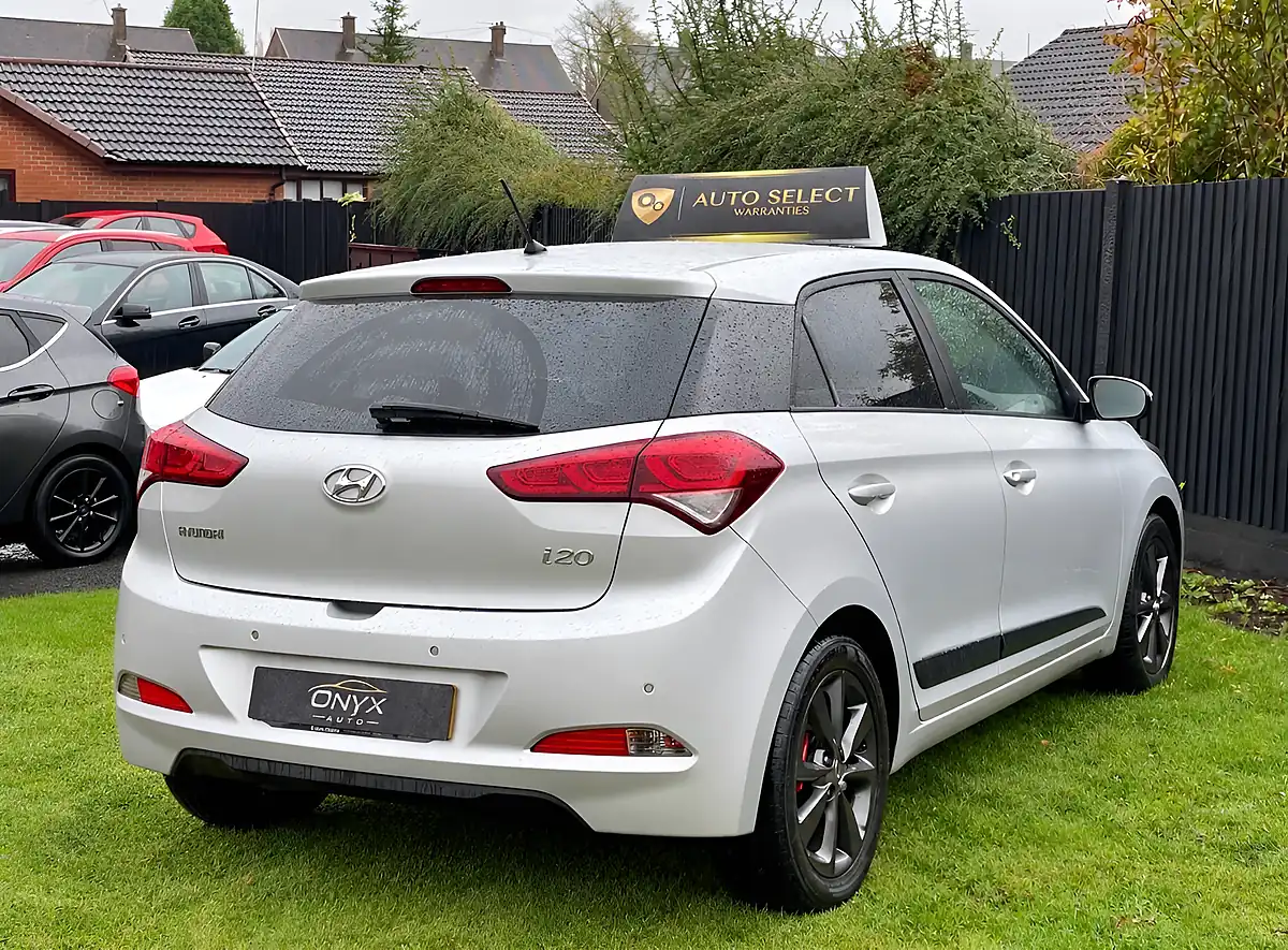 Used 2015 Hyundai i20 Premium Sleek Silver - Interior and Exterior details 7
