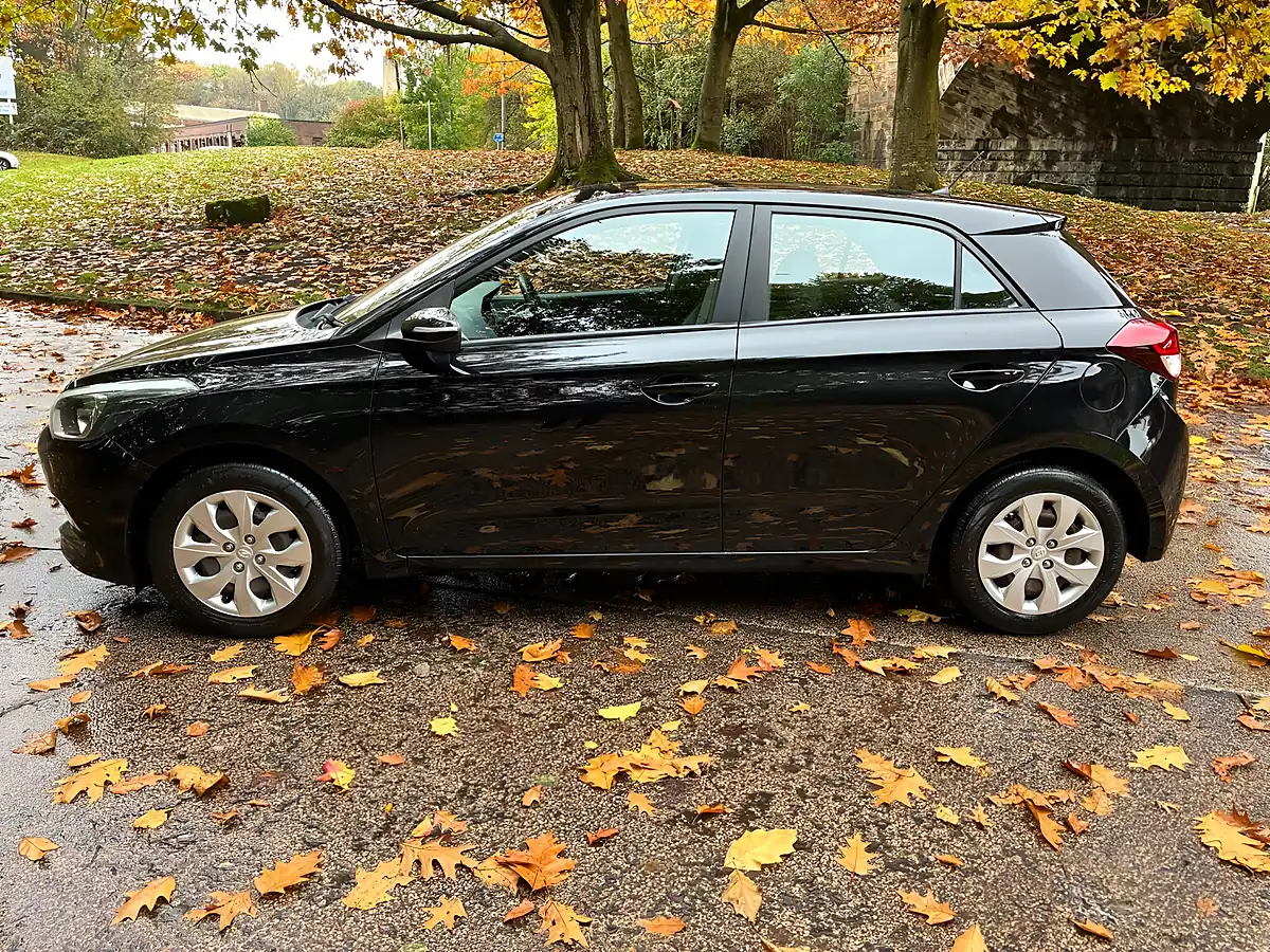 Used 2015 Hyundai I20 S Black - Interior and Exterior details 10