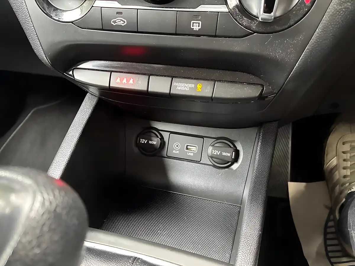 Used 2015 Hyundai I20 S Black - Interior and Exterior details 19