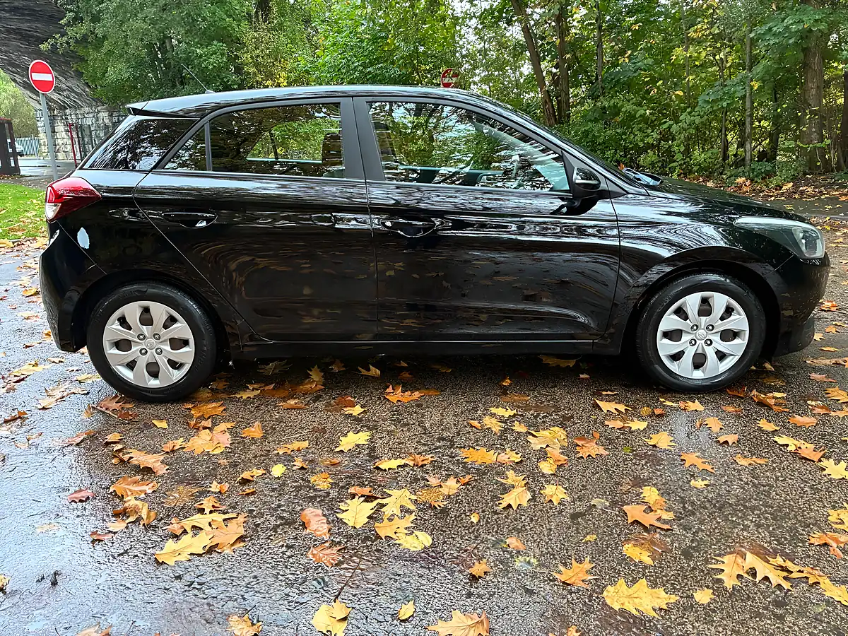Used 2015 Hyundai I20 S Black - Interior and Exterior details 4