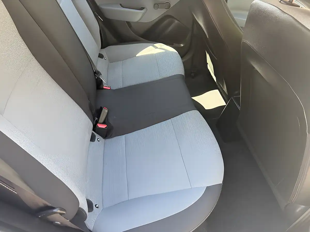 Used 2015 Hyundai I20 S White - Interior and Exterior details 10