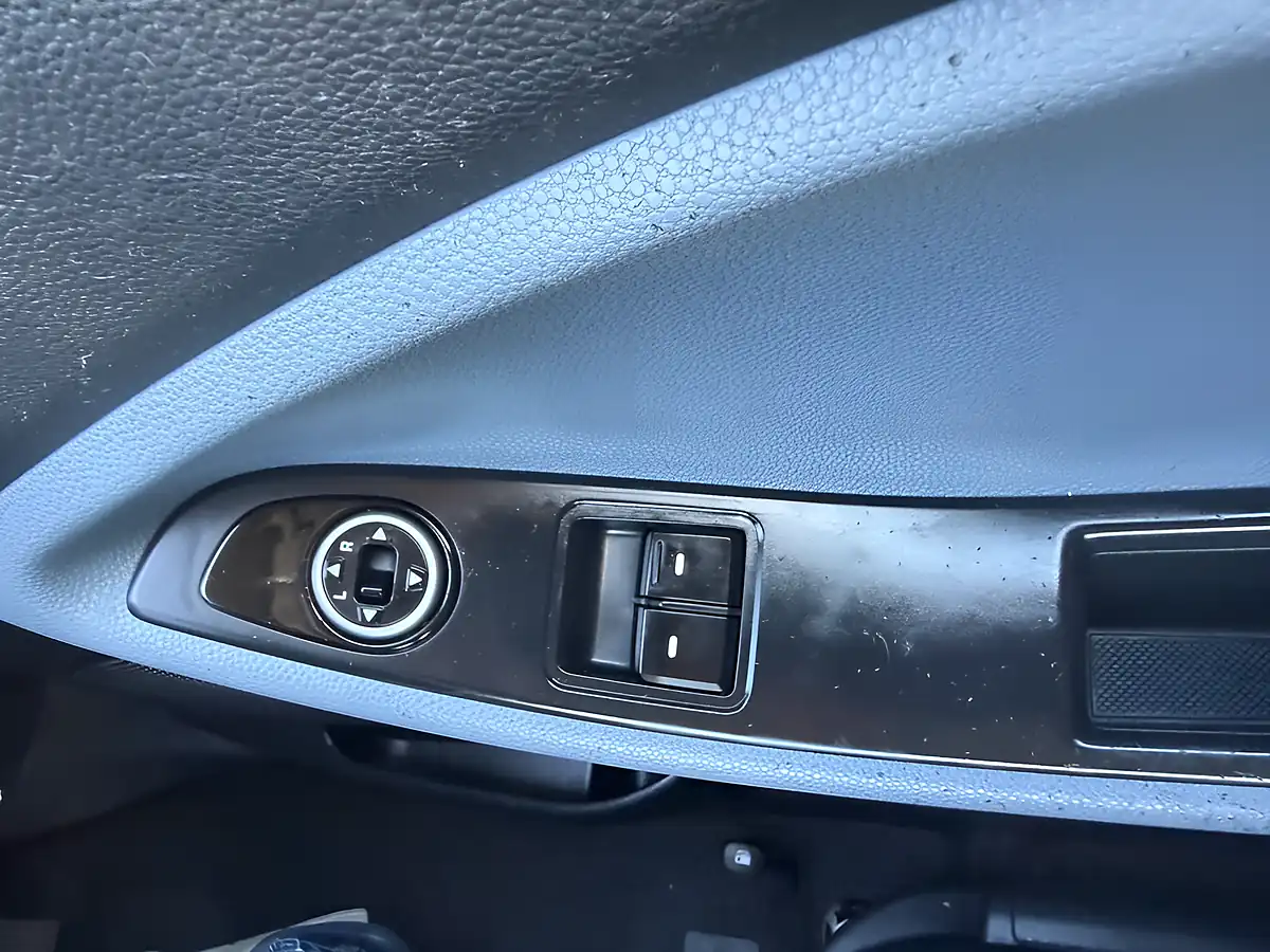 Used 2015 Hyundai I20 S White - Interior and Exterior details 15