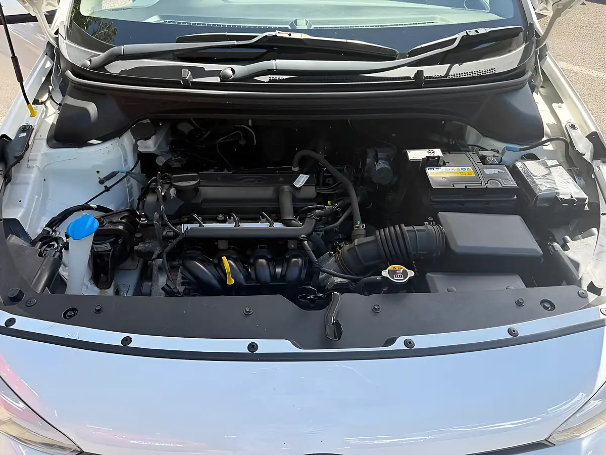 Used 2015 Hyundai I20 S White - Interior and Exterior details 18