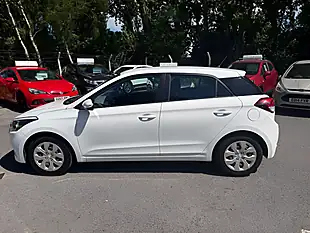 Used 2015 Hyundai I20 S White - Interior and Exterior details 4