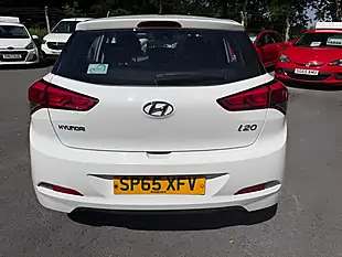 Used 2015 Hyundai I20 S White - Interior and Exterior details 6
