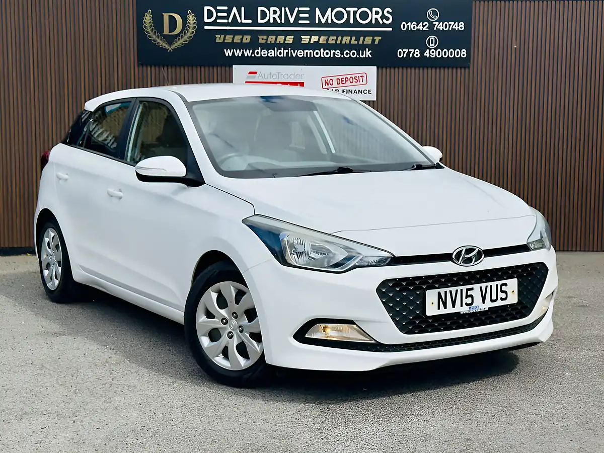 Used 2015 Hyundai i20 S White - Front View