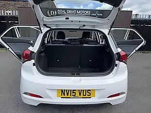 Used 2015 Hyundai i20 S White - Interior and Exterior details 11
