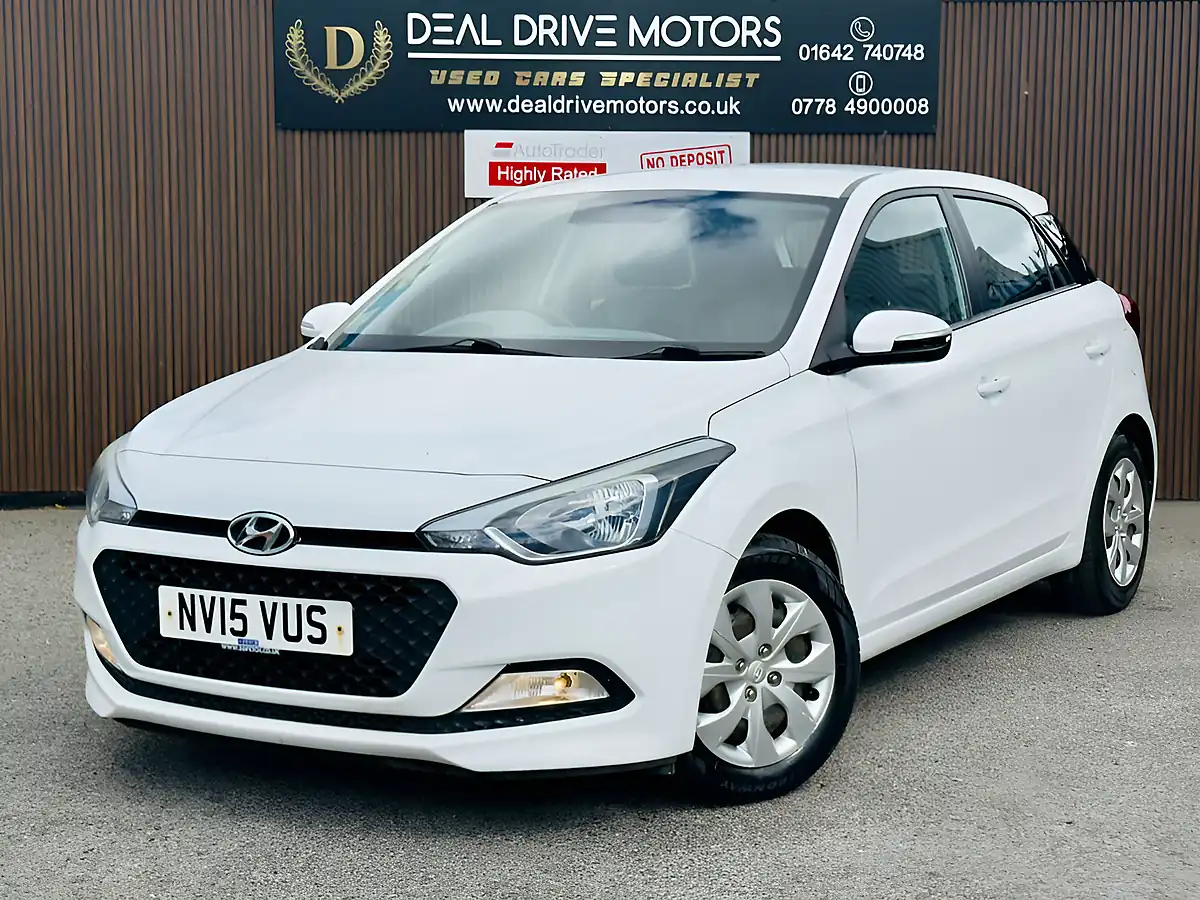 Used 2015 Hyundai i20 S White - Interior and Exterior details 3