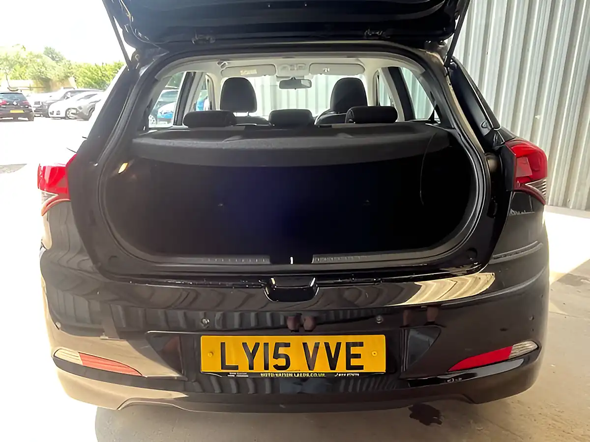 Used 2015 Hyundai I20 Se Black - Interior and Exterior details 14