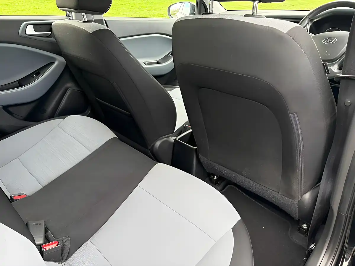 Used 2015 Hyundai i20 Se Black - Interior and Exterior details 11