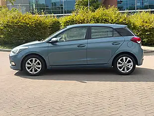 Used 2015 Hyundai I20 Se Blue - Interior and Exterior details 4