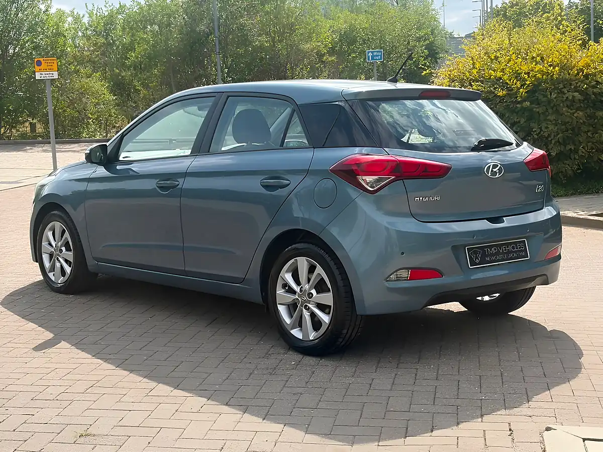 Used 2015 Hyundai I20 Se Blue - Interior and Exterior details 9