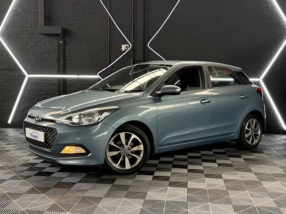 Used 2015 Hyundai I20 Se Blue - Front View
