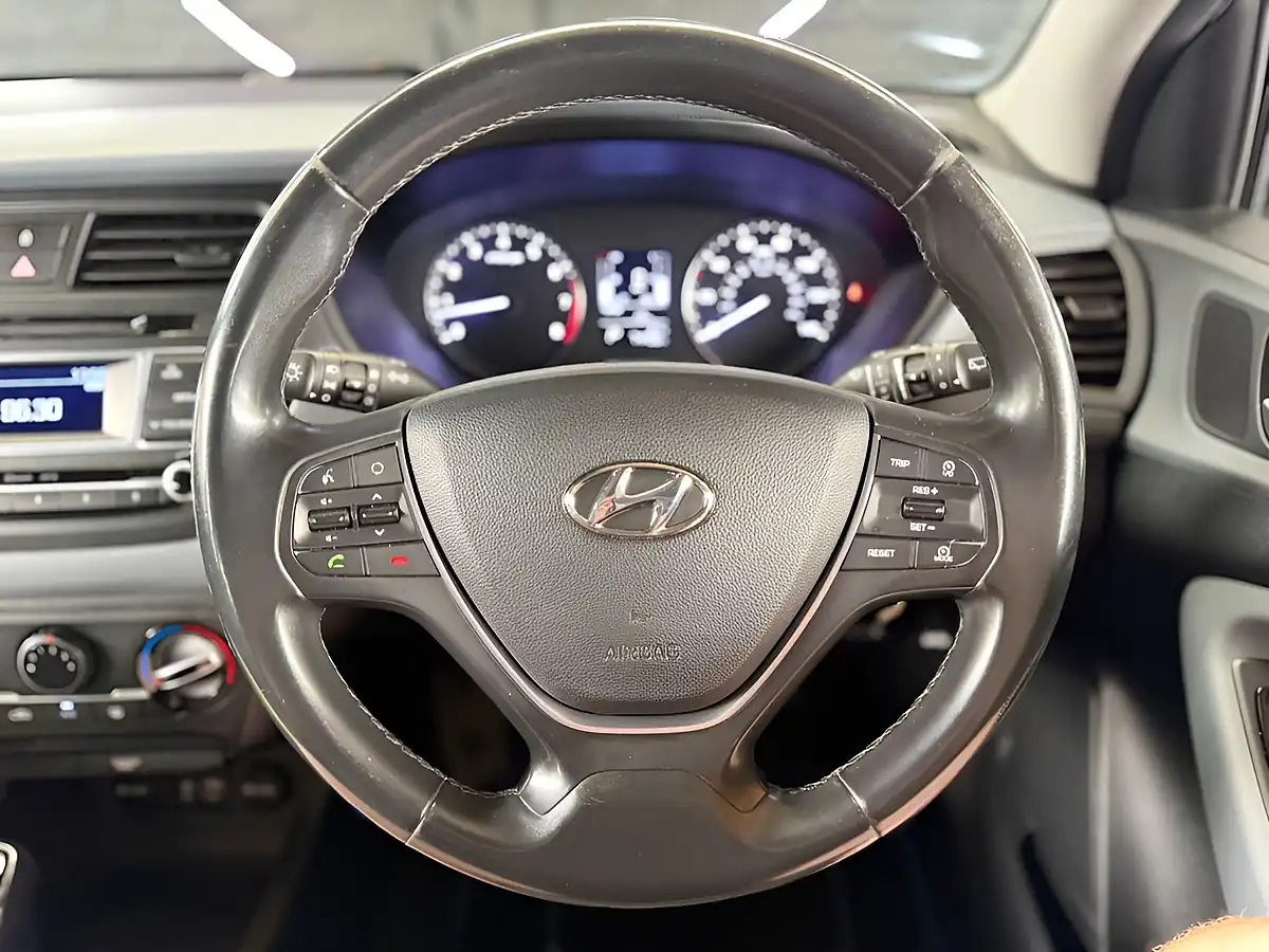 Used 2015 Hyundai I20 Se Blue - Interior and Exterior details 11