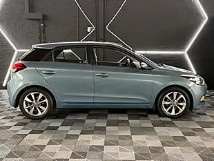 Used 2015 Hyundai I20 Se Blue - Interior and Exterior details 16