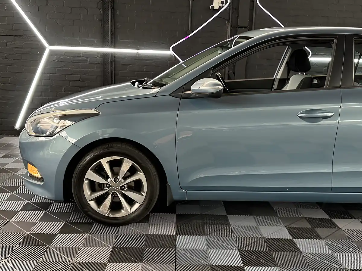Used 2015 Hyundai I20 Se Blue - Interior and Exterior details 5