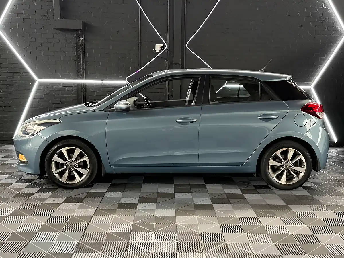 Used 2015 Hyundai I20 Se Blue - Interior and Exterior details 7