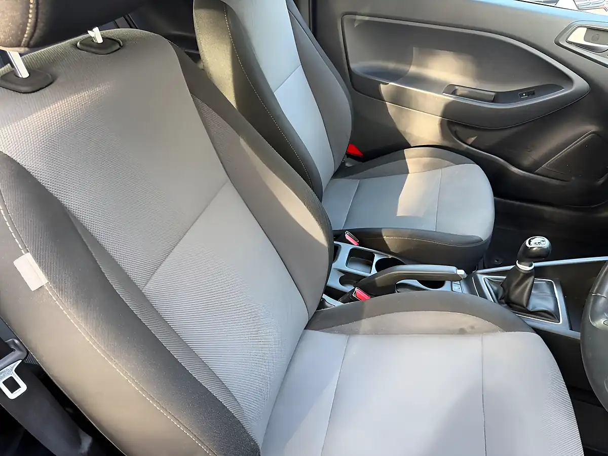 Used 2015 Hyundai I20 Se Coupe Black - Interior and Exterior details 12