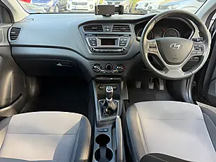 Used 2015 Hyundai I20 Se Coupe Black - Interior and Exterior details 15