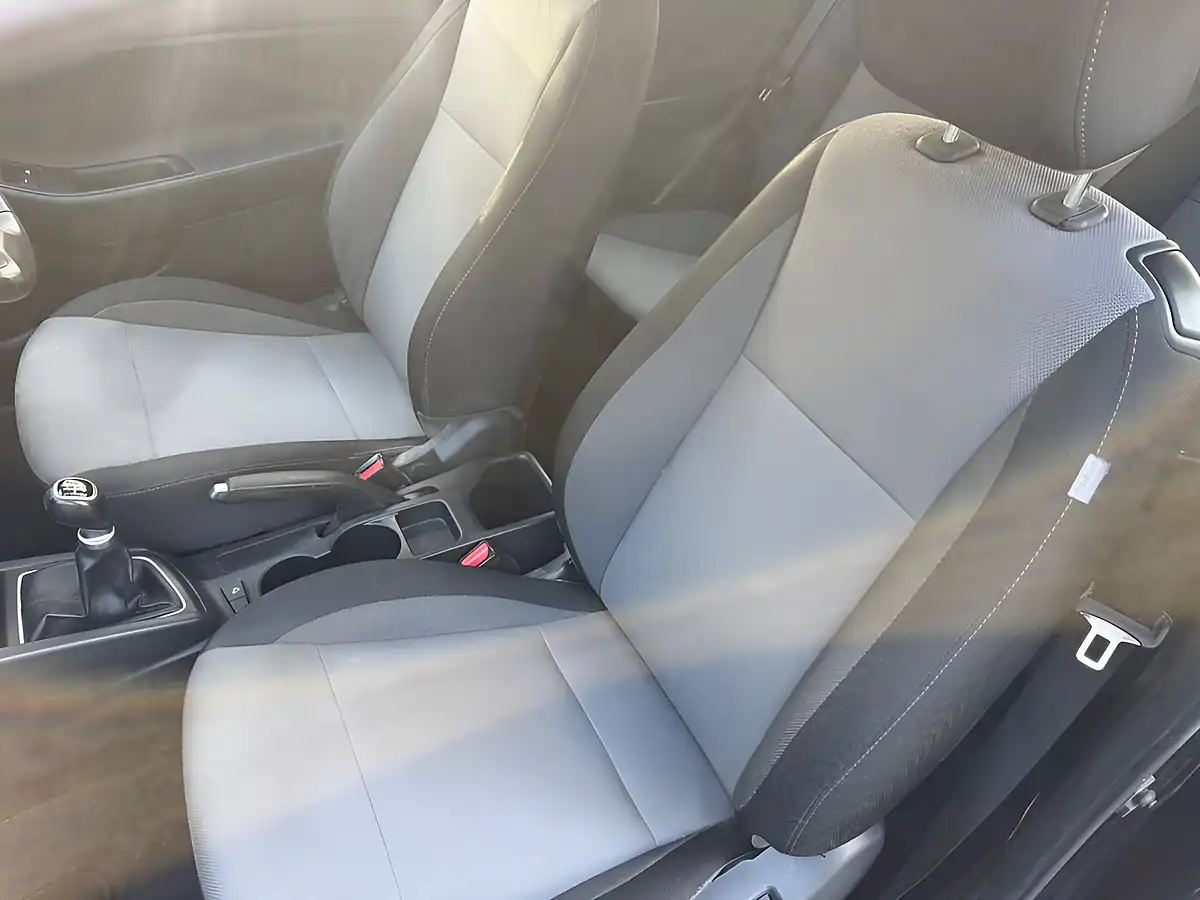 Used 2015 Hyundai I20 Se Coupe Black - Interior and Exterior details 16