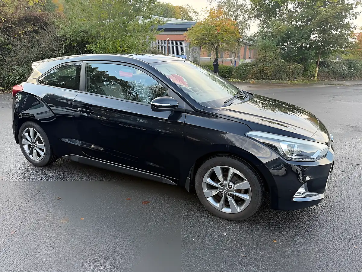 Used 2015 Hyundai I20 Se Coupe Black - Interior and Exterior details 8