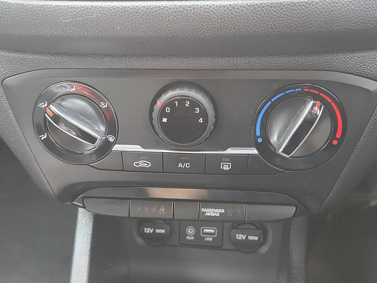 Used 2015 Hyundai I20 Se Orange - Interior and Exterior details 12