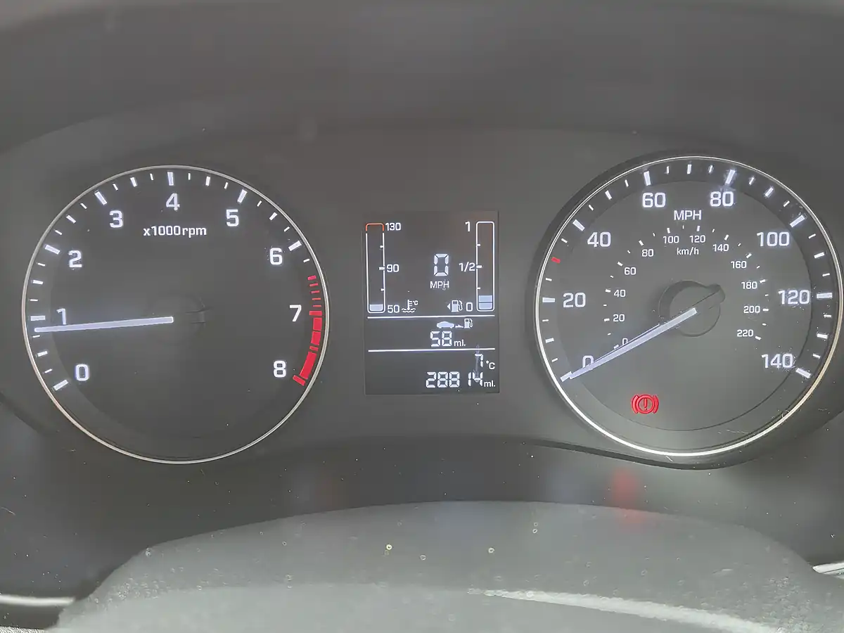 Used 2015 Hyundai I20 Se Orange - Interior and Exterior details 9