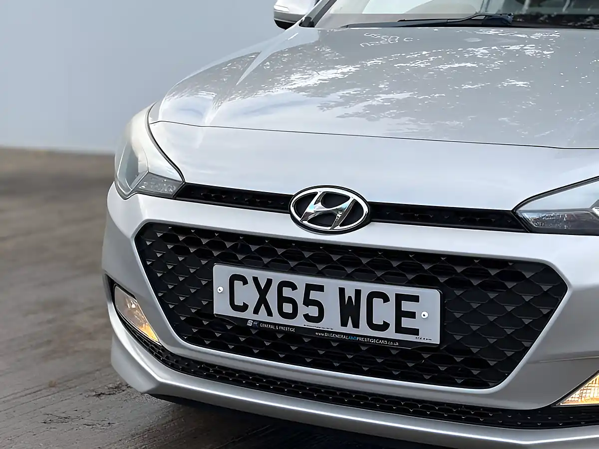 Used 2015 Hyundai i20 Se Sleek Silver - Interior and Exterior details 15