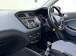 Used 2015 Hyundai i20 Se Sleek Silver - Interior and Exterior details 20